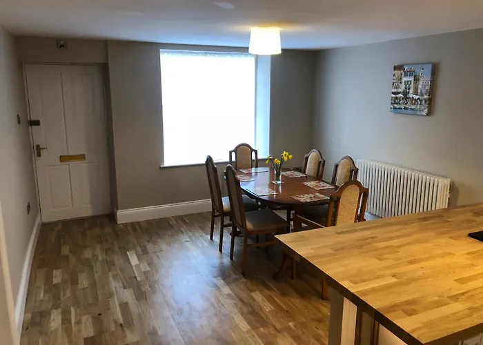 Cosy Cottage, Market Square View, Grade 2 Listed!